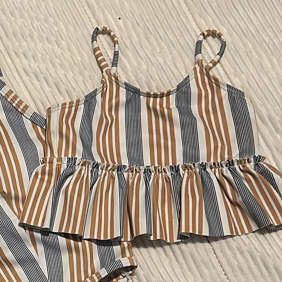 Kortni Jeane Mini 18/24m stripe peplum top - Picture 1 of 1